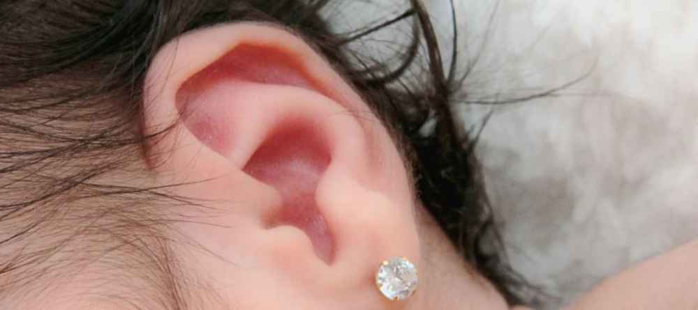 furo de orelha humanizado